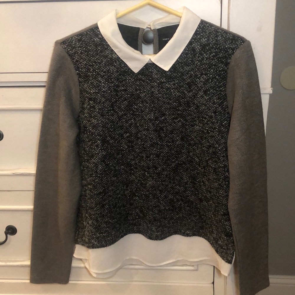 Romeo and Juliet Women’s Medium Top